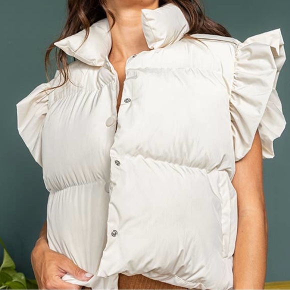 Bucket List Boutique Cream Puffer Vest - Picture 7 of 13